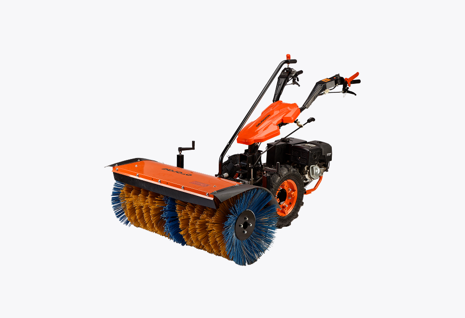 MOTORAC Мультитрактор с шеткой подметальной